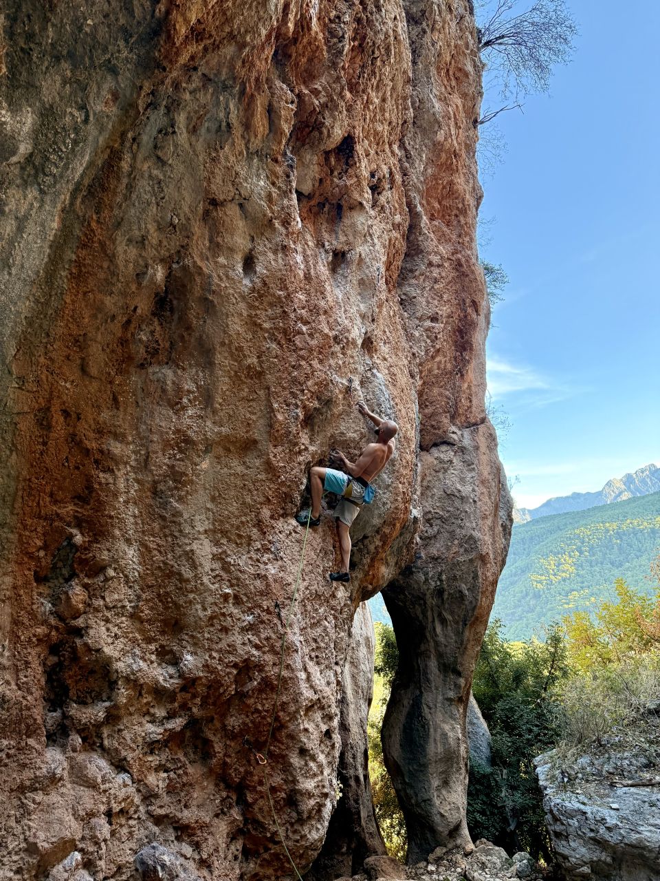 Kliknut�m zav�ete okno.