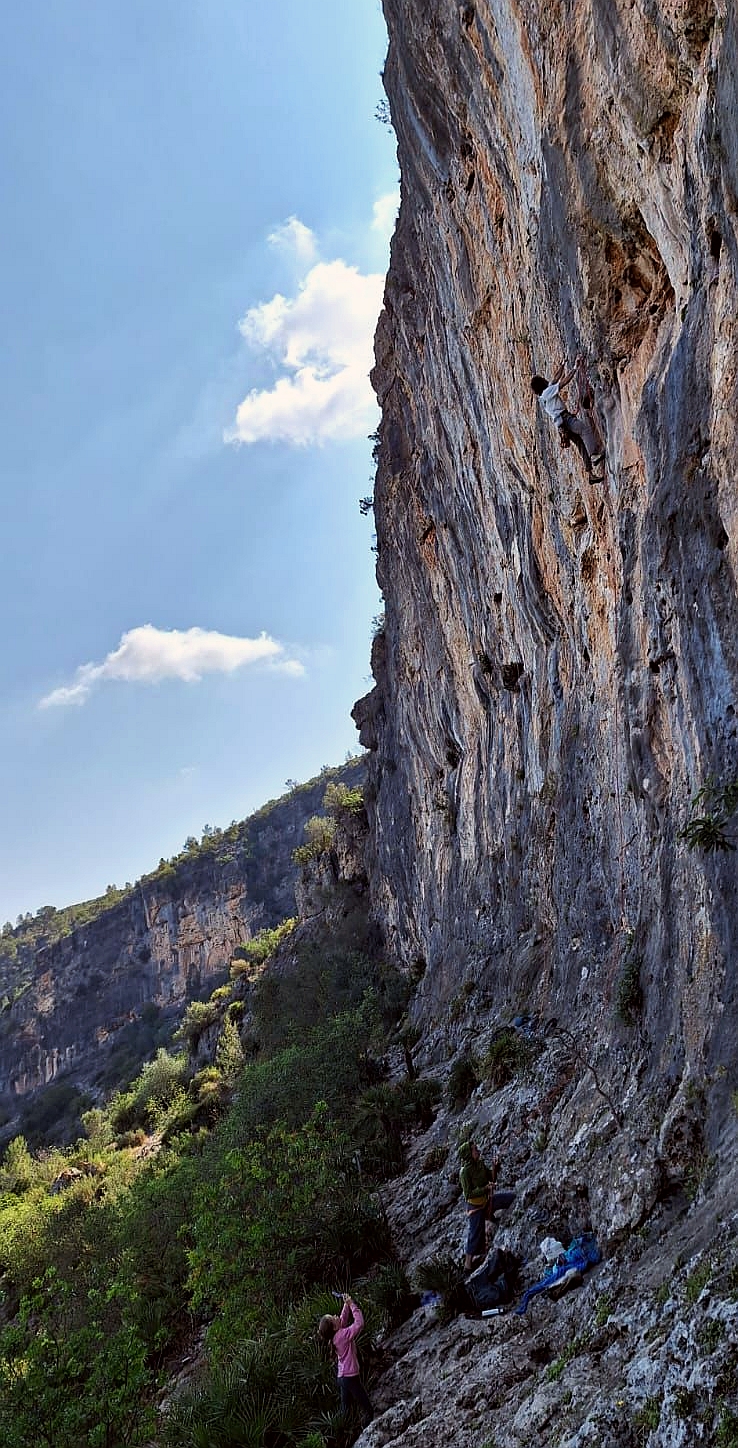 Kliknut�m zav�ete okno.